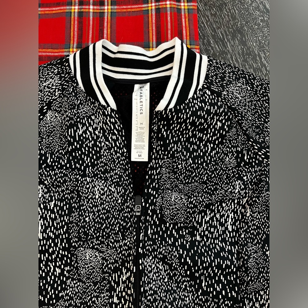 Fabletics mesh back bomber jacket - Picture 2 of 4
